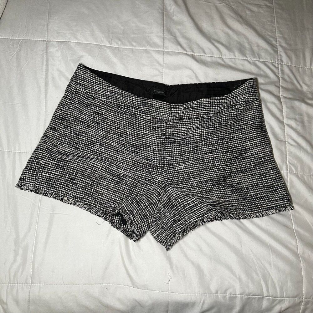 Ann Taylor Signature Womens Tweed Shorts size 12 Black and White
